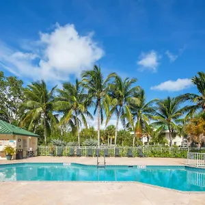  Holiday home The Trinidad -pool & Parking